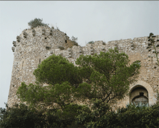 Img.2c.gif: El Castillo de Santueri, izq.