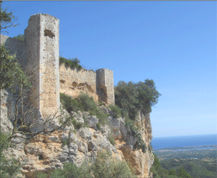 Img.2d.gif: El Castillo de Santueri, der.