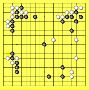 Fig.4a.gif: Mitte-Fuseki Teil A von Schwarz